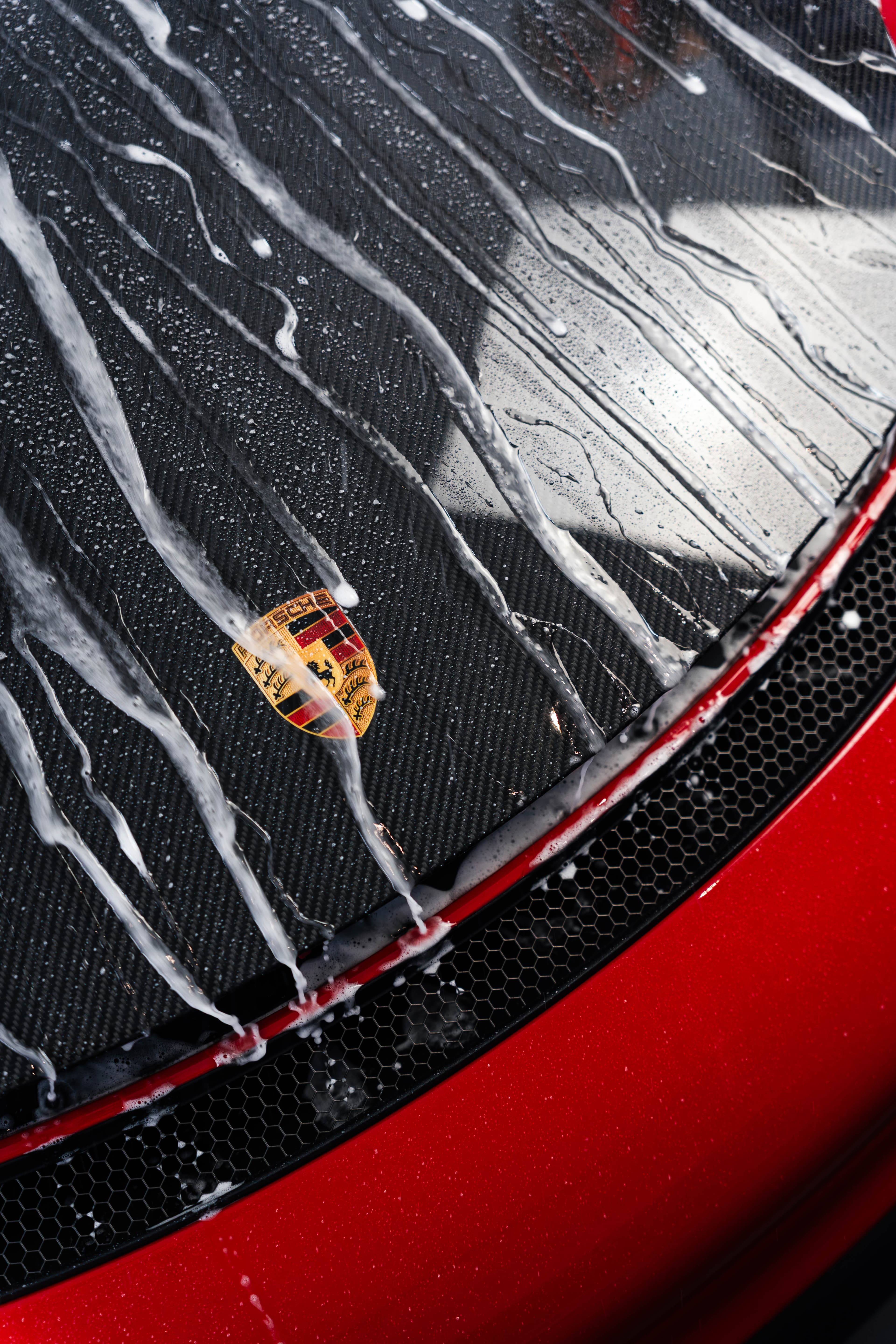 Porsche GT4 RS · Aileron